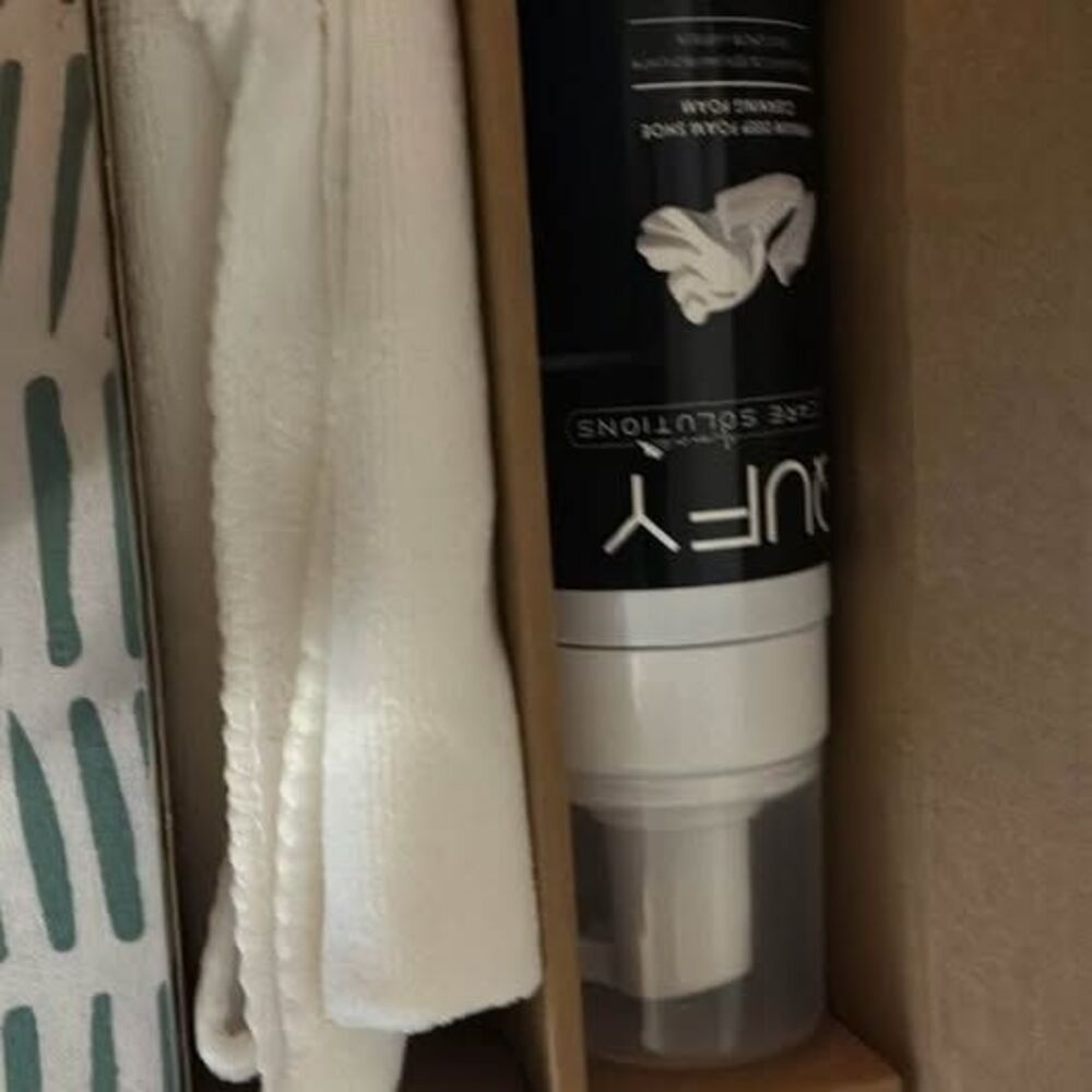 shoes cleaning kit with microfiber towel and brush